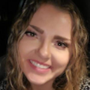 Meet your Posher, Elise